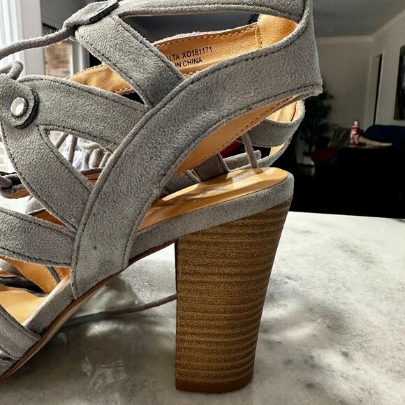 women's gray high heels XOXO - Picture 5 of 10